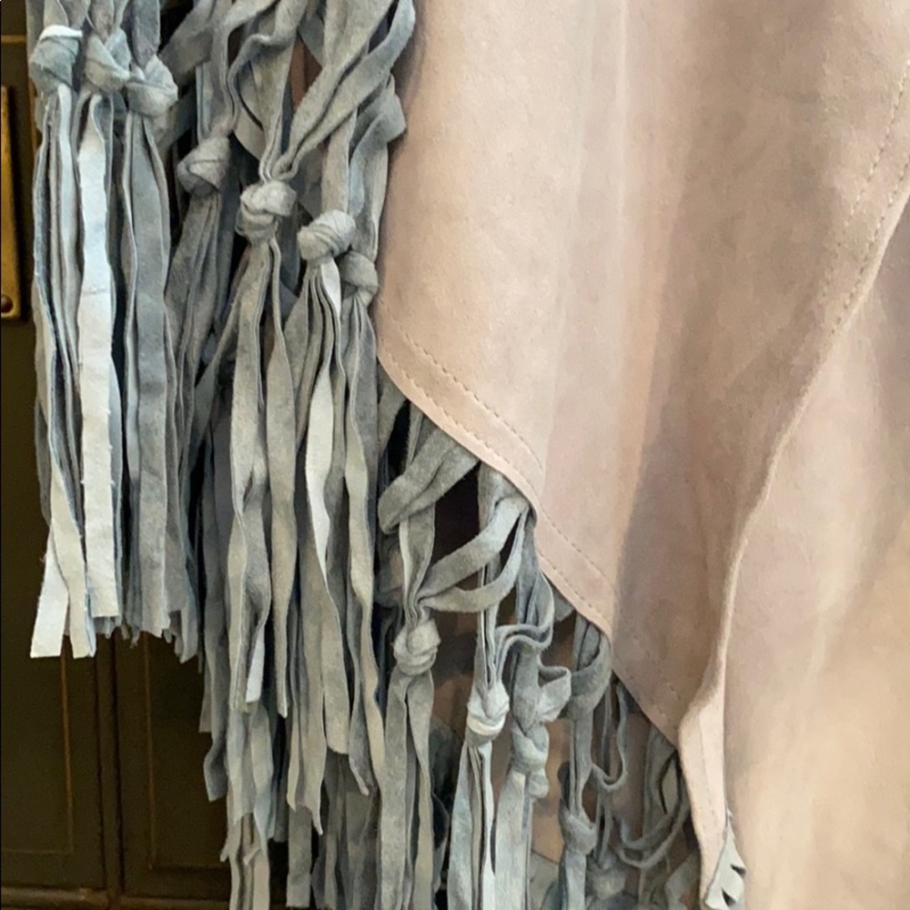 ⭐️ Gorgeous Italian Lambskin Suede Shawl / Scarf